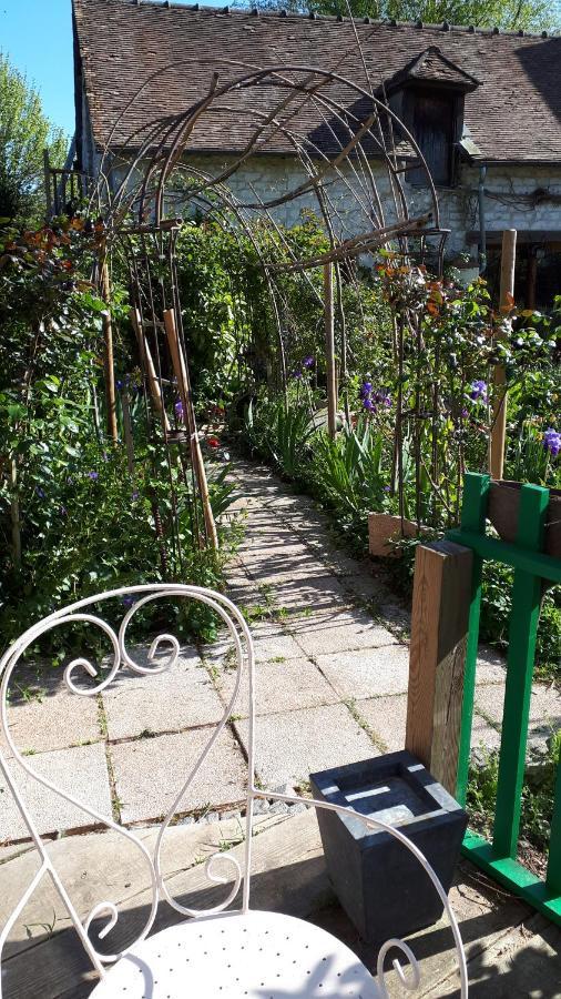 Le Jardin Des Merveilles Saint-Pierre-d'Autils Экстерьер фото